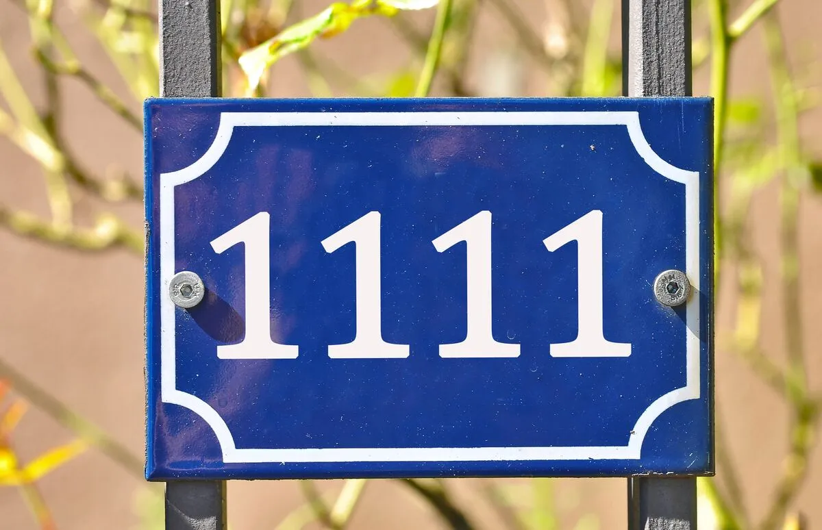 3 titkos jel The,Symbolic,Number,1111,(one,Thousand,One,Hundred,Eleven),Also