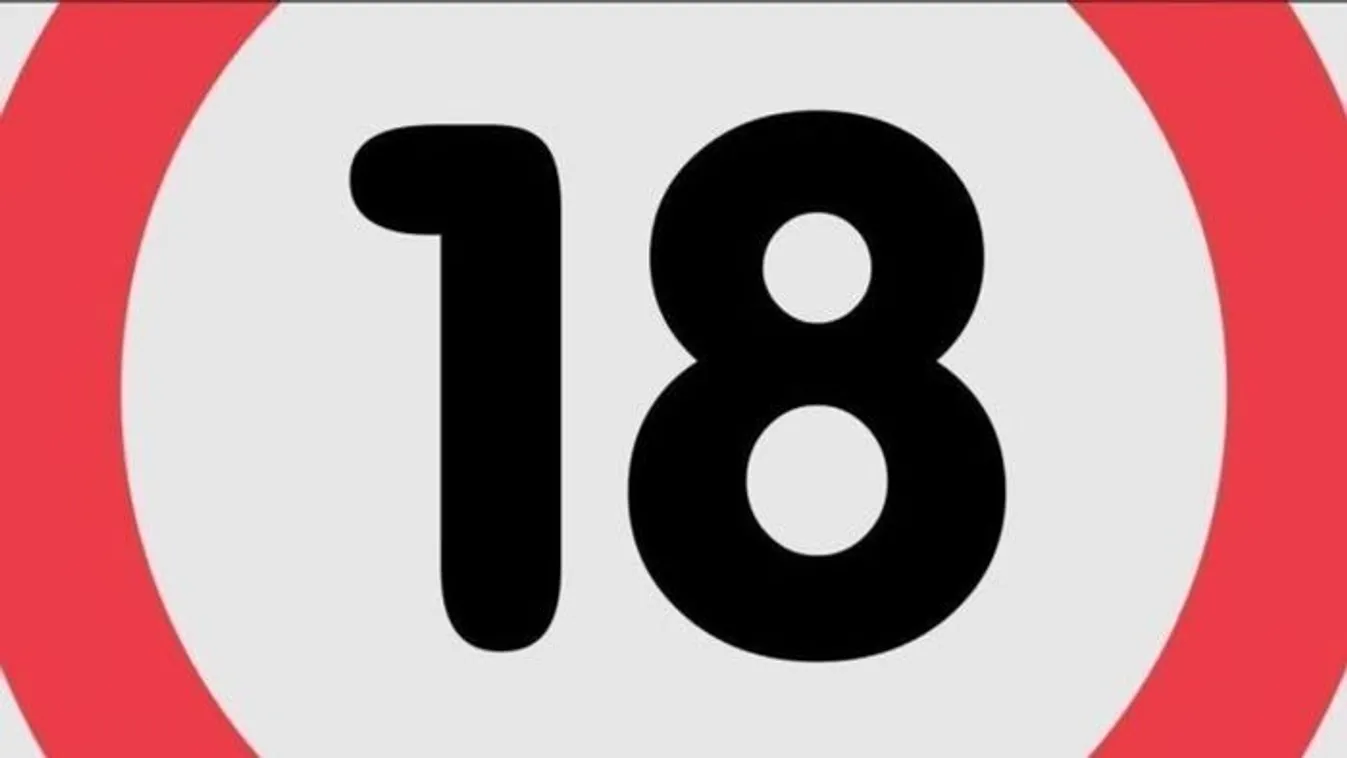 Naplementében szexizett apró bikinijében a kebelcsoda