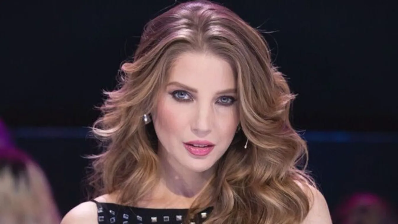 Garantáltan felforrsz Szabó Zsófi dekoltázsától - Fotó