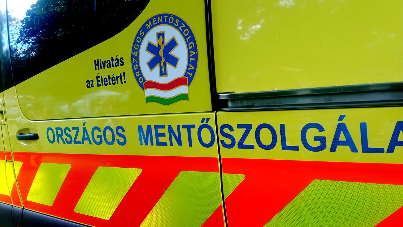 Teljes az útzár: súlyos baleset történt az M6-os autópályán, mentők a helyszínen