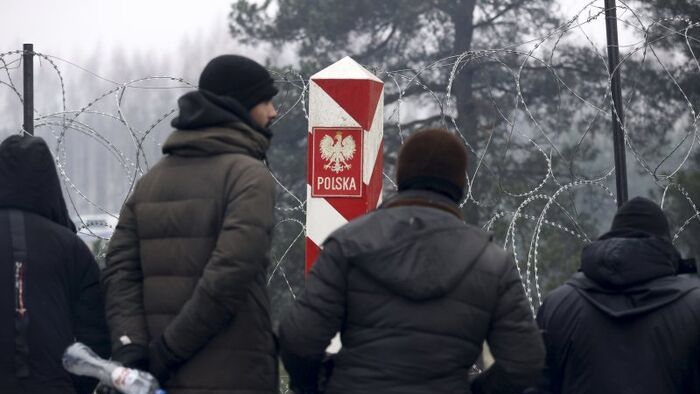 Megtámadta egy migráns, kórházba vitték a lengyel katonát