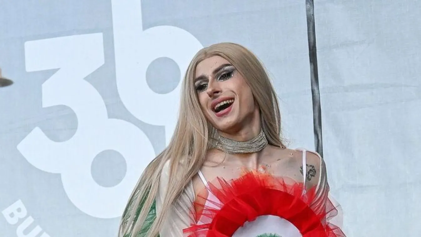 A kokárdagyalázó dragqueen: A pesti Pride gyalázatos üzenete
