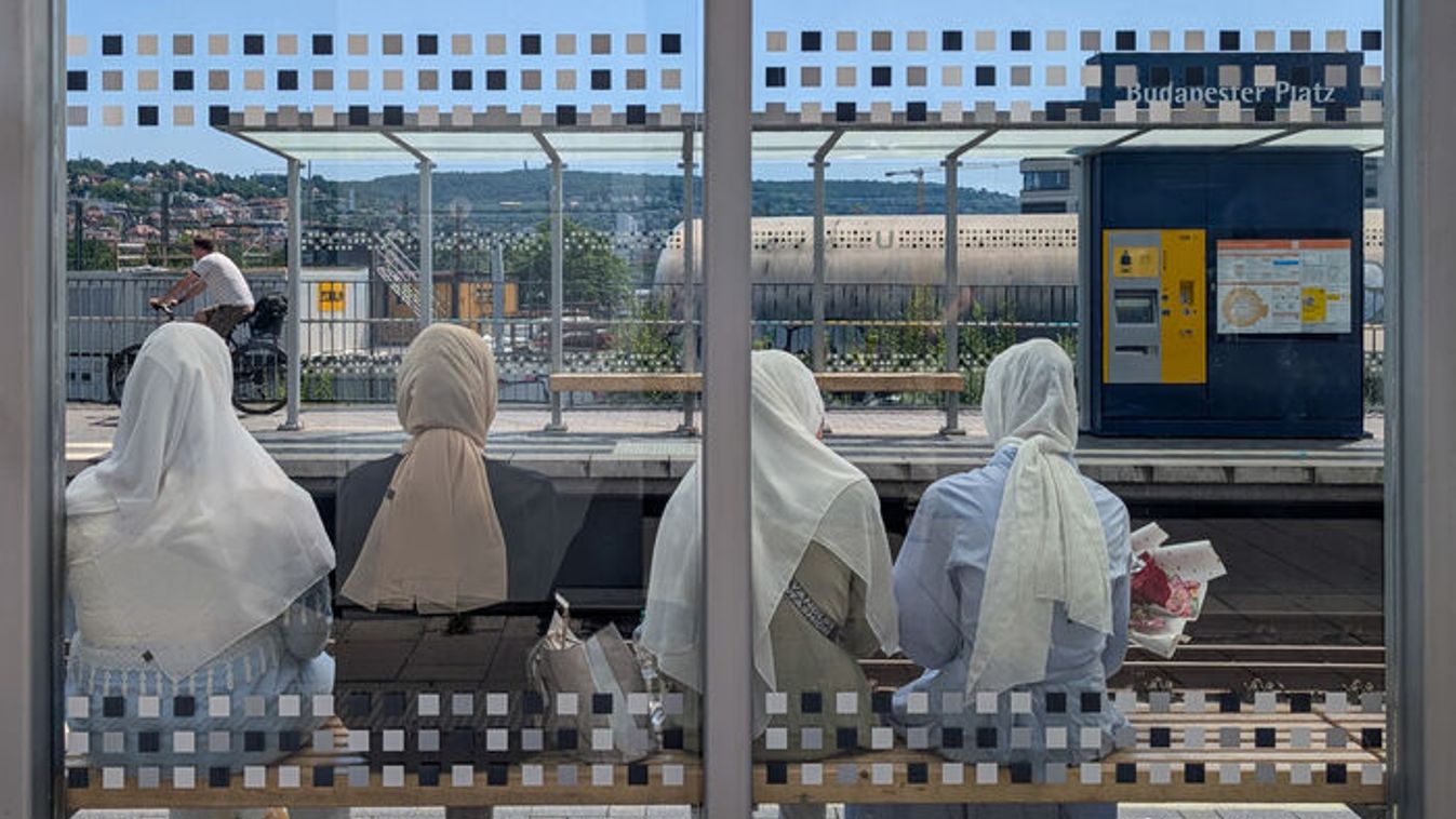 Migránsok honosítási botránya Berlinben. Pár kattintással német állampolgárság szerezhető