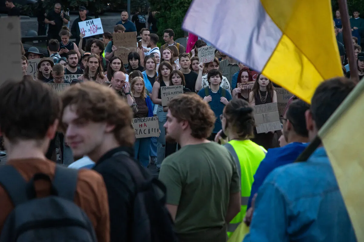 Ukrainians continue protesting against the law that limits the power of anti-corruption bodies