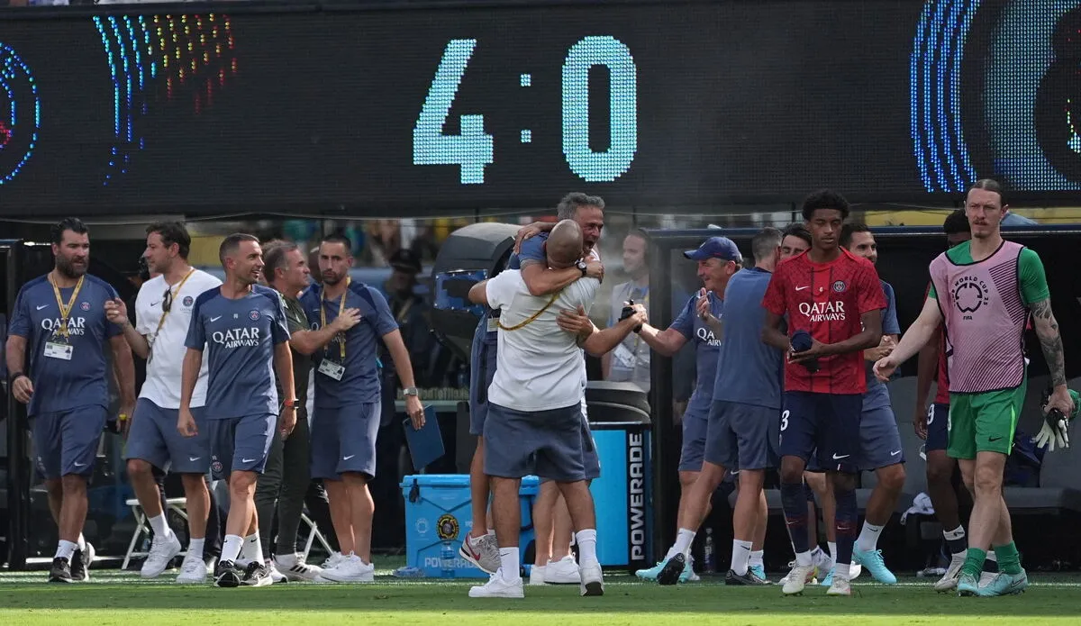 Ha PSG-meccs, akkor fölénye győzelem? Luis Enrique (középen) formált nagycsapatot a 14 éve dúsgazdag párizsiakból