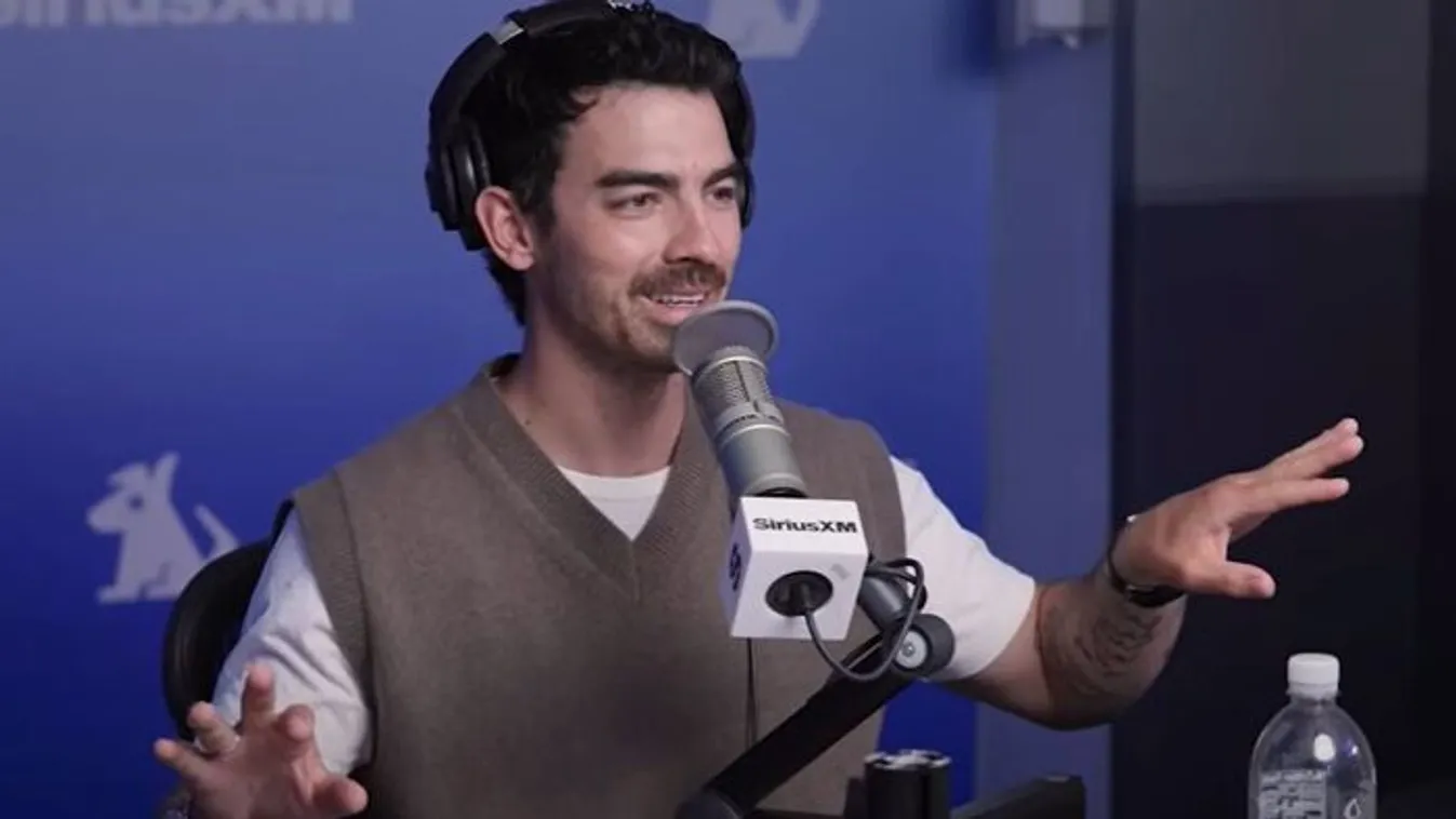 Ismert színésznővel vesztette el a szüzességét az énekes