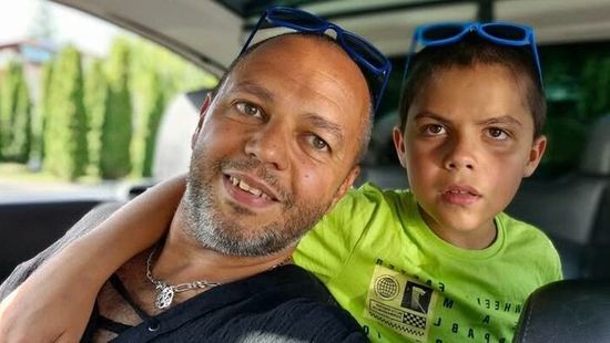 Léni, az autista kisfiú új terápián vett részt: a család reménykedik, hogy megszólalhat a 8 éves gyerek