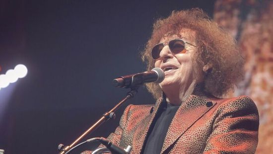 Dr. Sulyok Tamás Demjén Ferenc dalával kívánt jobbulást az énekesnek