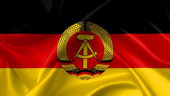 Lebukott a Stasi-besúgó, mégis kitüntették demokráciáért díjjal
