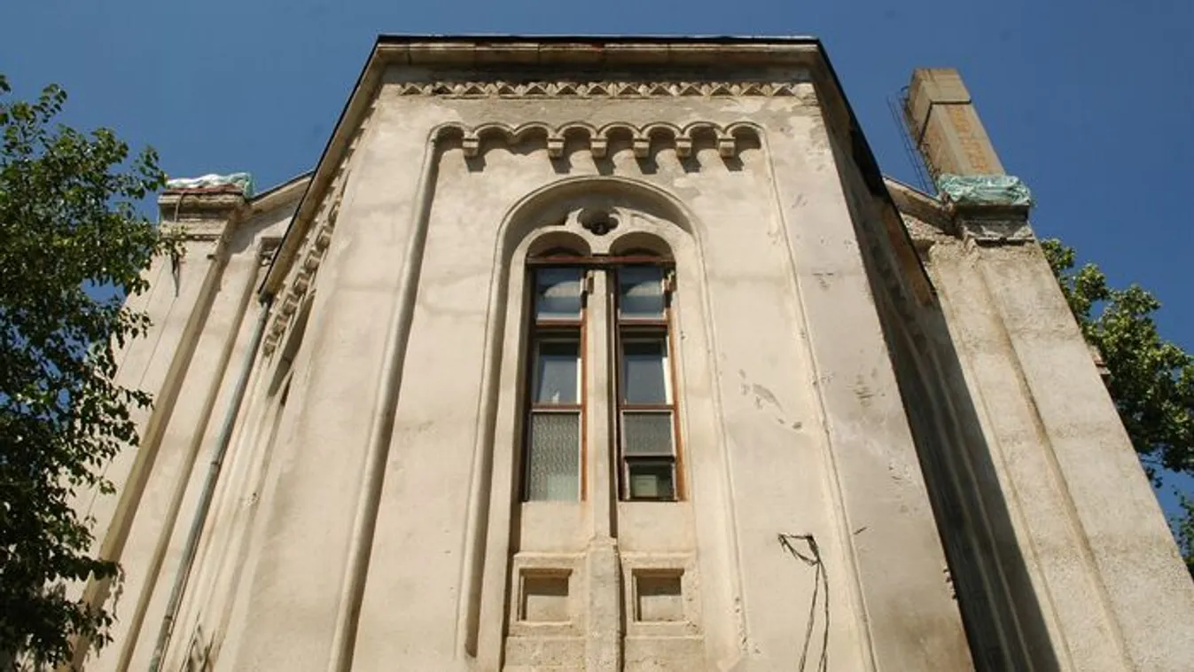 Titkos templom lapult a bérházak ölelésében, Budapesten