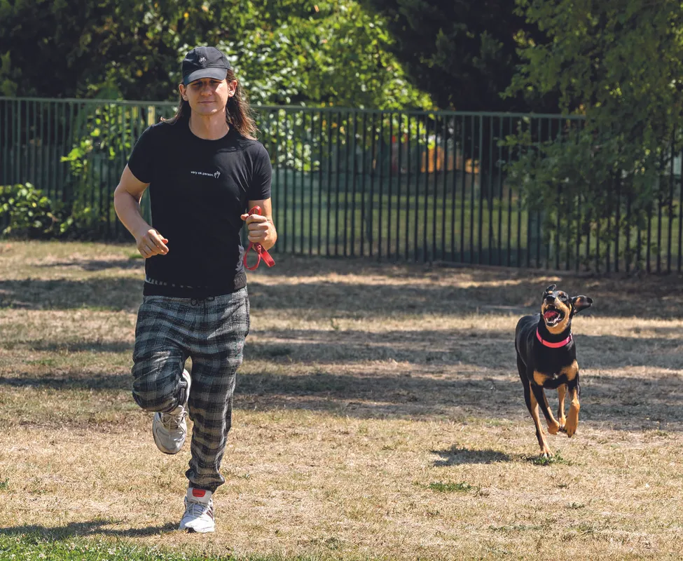 Kedvencem rovat: Patocska Olivér és Makranc kutyusa: "Anyukámnál vízágya van" - RIPOST
