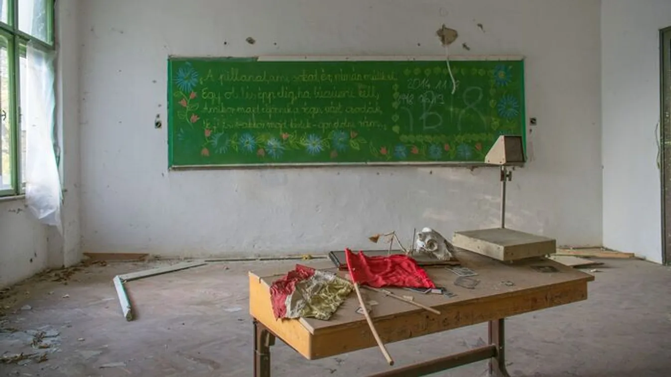 Mindent hátrahagyva tűntek el az általános iskola diákjai
