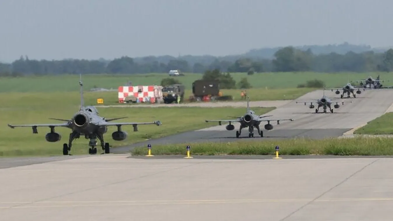 Betörtek a kecskeméti katonai repülőtérre