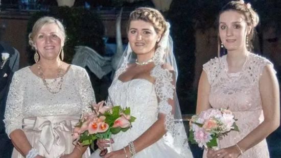 Sírva rohant segítségért az ötéves kislány, miután a szeme láttára végezték ki a családját