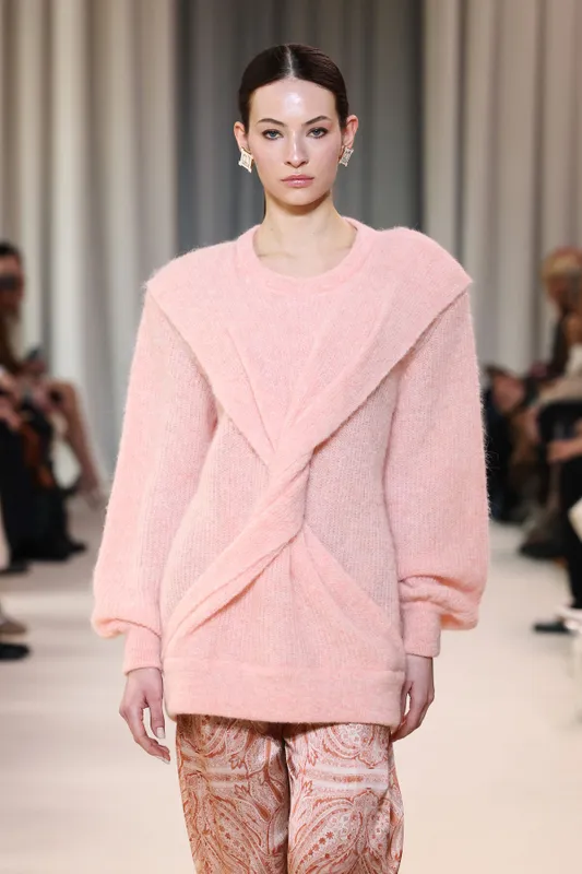 Divattrend Laura Biagiotti - Runway - Milan Fashion Week - Womenswear Fall/Winter 2025/2026