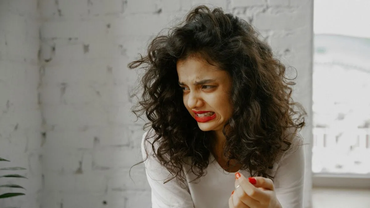 A nő undorodik vőlegénye szokásaitól, mindig gyomorforgató szag veszi körül a férfit 