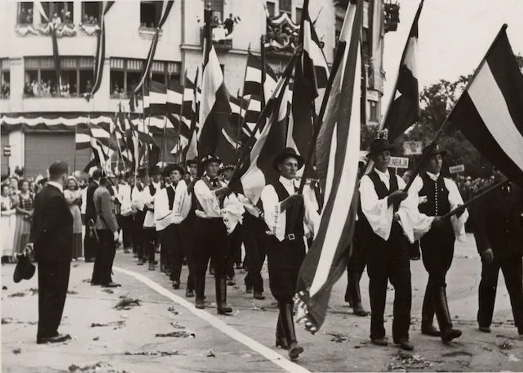 A magyar kenyér ünnepe Szerző: ismeretlen fényképező - 1941 - Magyar Nemzeti Múzeum, Hungary - CC BY-NC-SA.