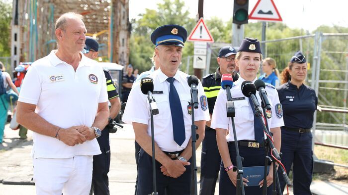 Elvegyülnek a rendőrök a bulizók között a Szigeten