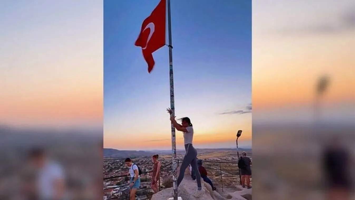 Zászlórúdon táncolt, akár 5 év börtön is járhat érte