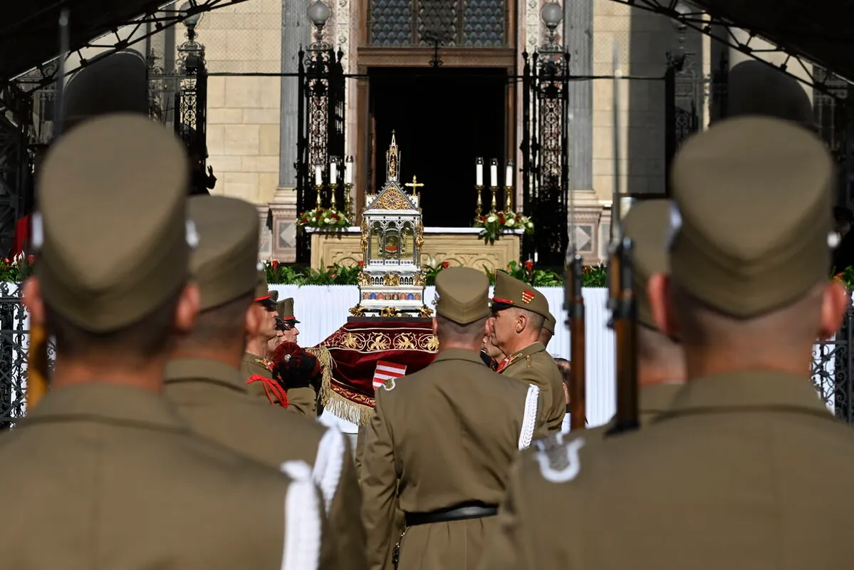 Augusztus 20. - Ünnepi szentmise a Szent István-bazilika előtt