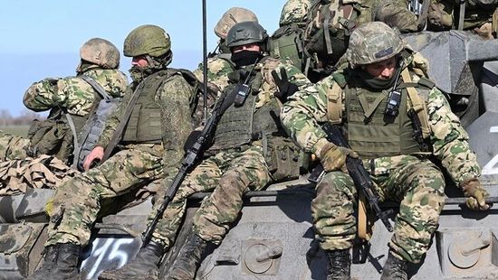 Az ukrán védelem összeomlott, özönlenek befelé az oroszok