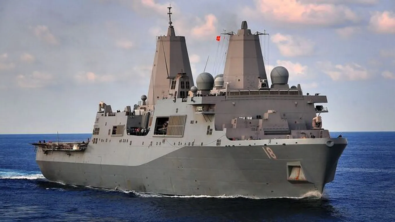 Kigyulladt és fél napig lángokban állt egy amerikai hadihajó