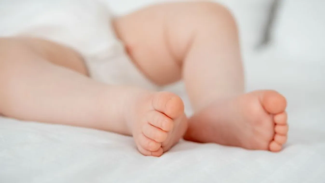 Holtan találták a horrorapa mellett a 8 hónapos babát