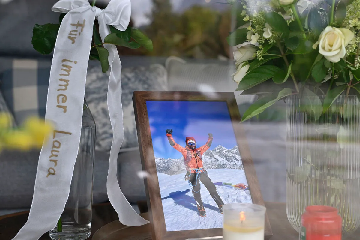 Szülővárosában, Garmisch-Partenkirchenben így emlékeznek Laura Dahlmeierre - a szülei a hegyen hagynák a lányuk holttesét