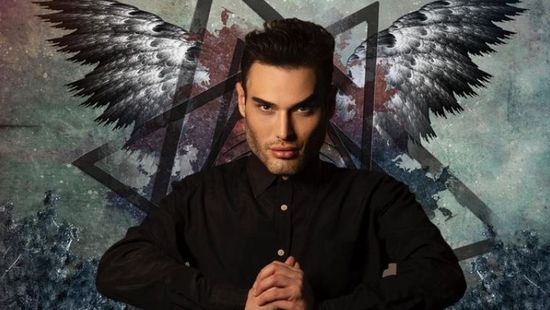 "Ez egy űrhajó, amely csillagnak van álcázva" - Hátborzongató jóslatot adott az élő Nostradamus