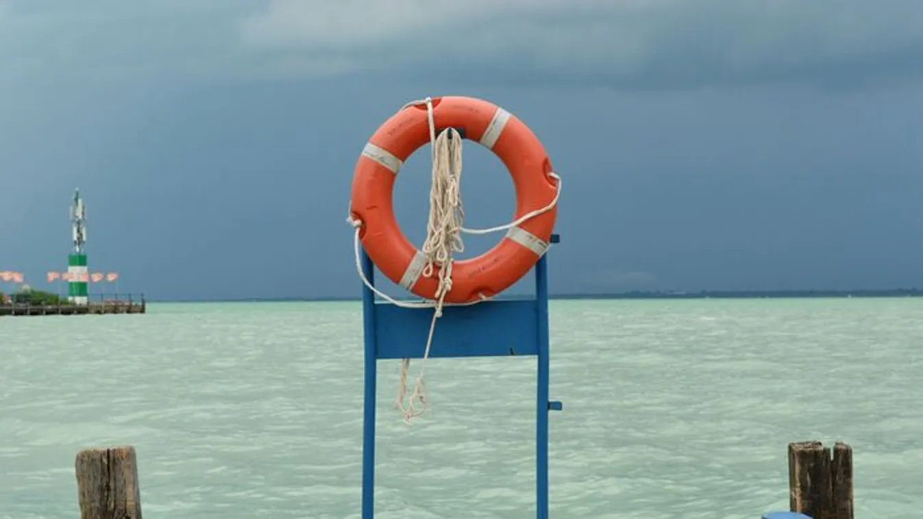 A Balatonba fulladt egy idős hölgy, nem tudták megmenteni