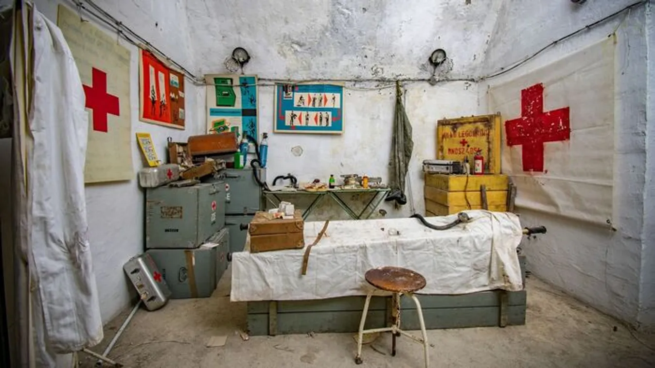 Titkos óvóhelyet találtak a Budai-hegységben, Galéria