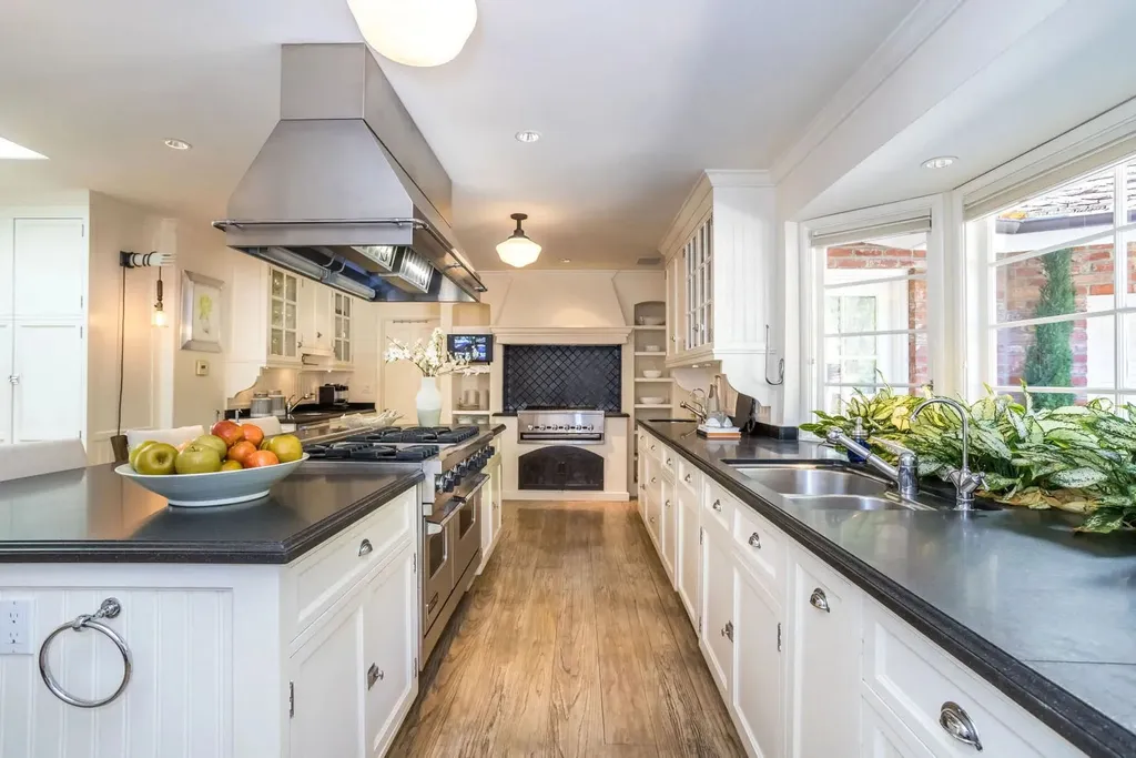 Hot otthon! - Jim Carrey fényárban úszó paradicsoma - RIPOST
