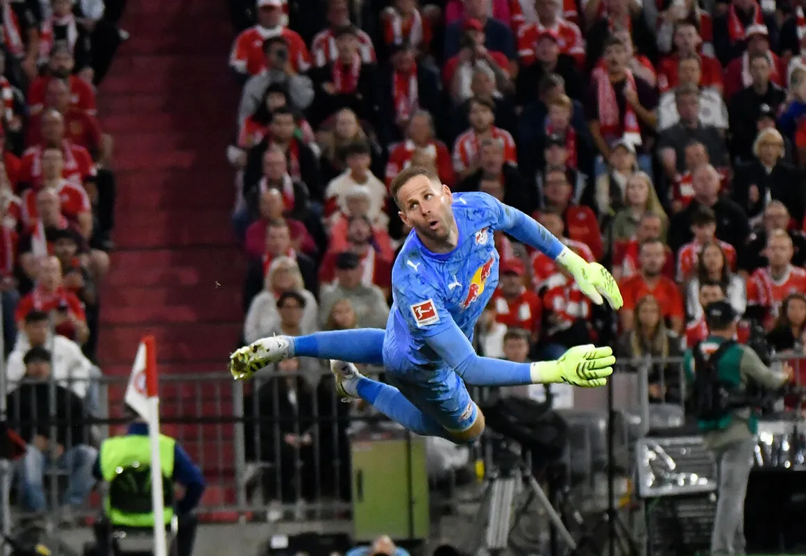 Senki sem varrja Gulácsi nyakába a Münchenben kapott hatost, a Heideneim ellen is ő véd Lipcsében