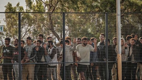 Görögország inváziónak nevezte a migránshullámot, nem fogad be menedékjog iránti kérelmeket