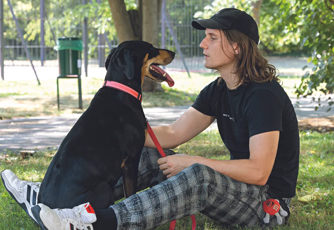 Kedvencem rovat: Patocska Olivér és Makranc kutyusa: "Anyukámnál vízágya van" - RIPOST
