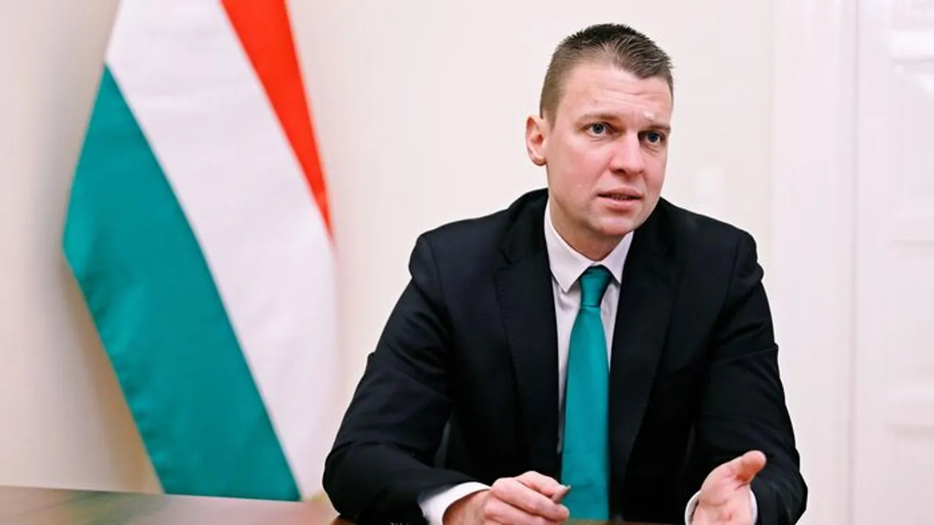 Menczer Tamás: Szerencsés vagy, Peti!