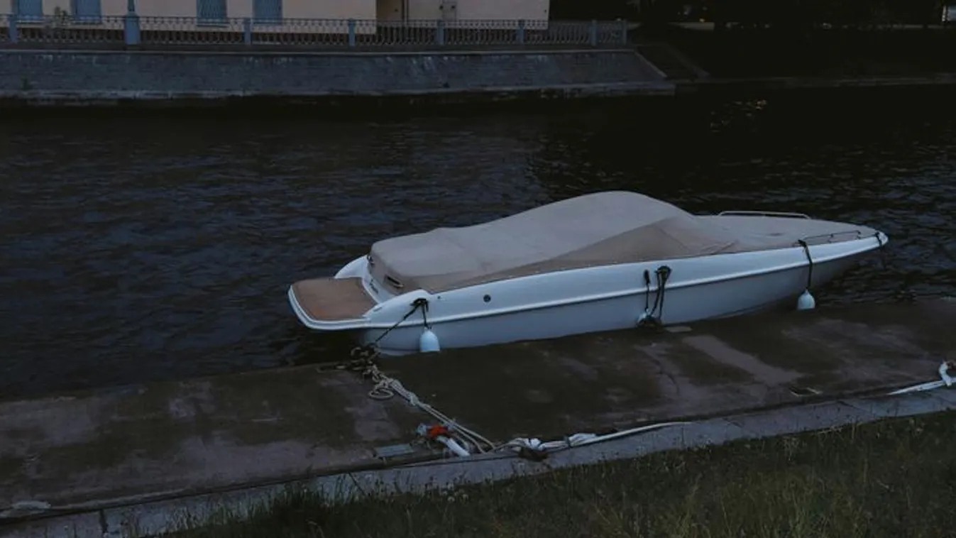 Rémült kikötői dolgozó bukkant rá egy kapitány holttestére