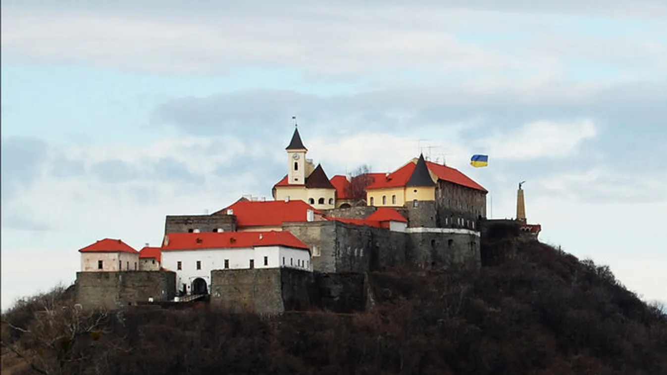 Rakétákkal lőtték Munkácsot