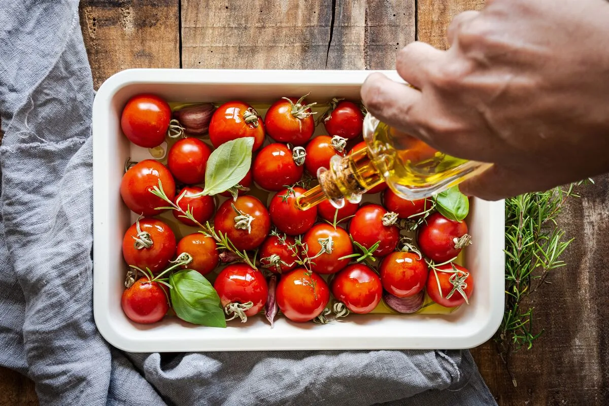 Paradicsom befőzés: tepsiben finomabb lesz a szósz!