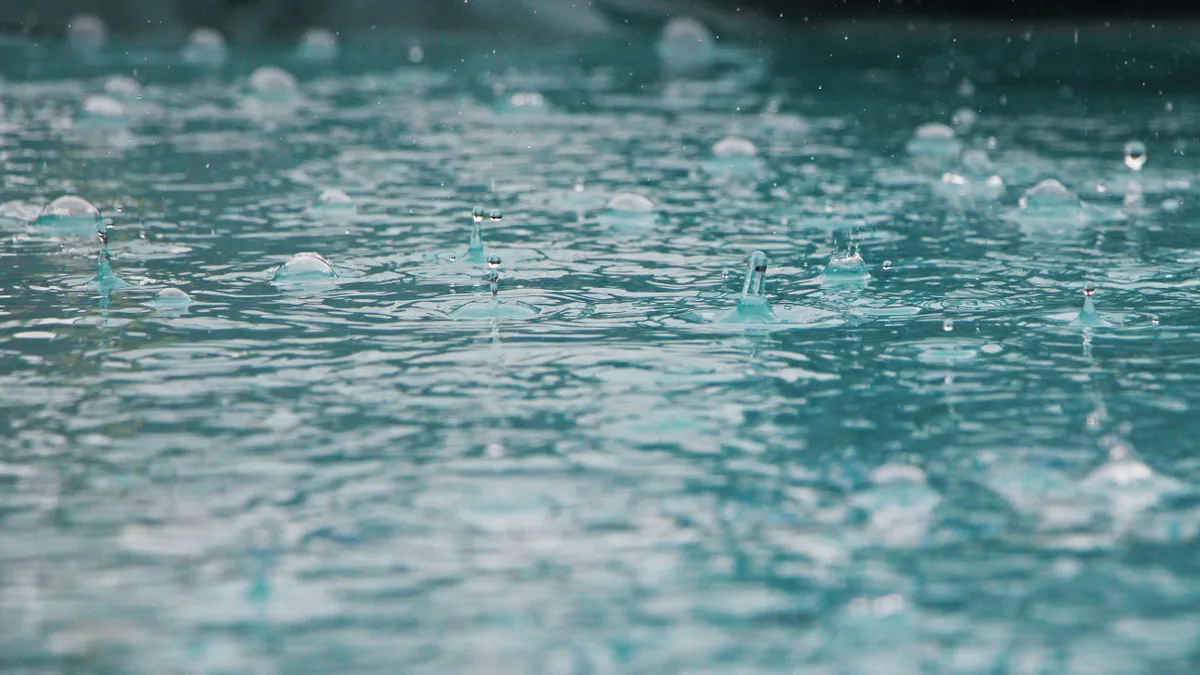 Esős, borongós hideg napok jönnek.