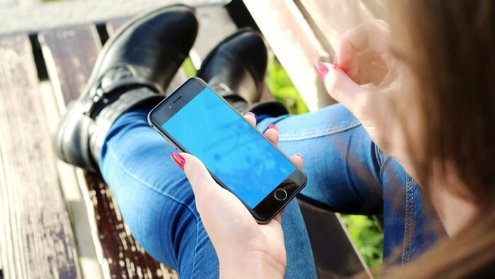 Egy kutatás szerint ennyi idősnek kell lenni a mobilozáshoz!