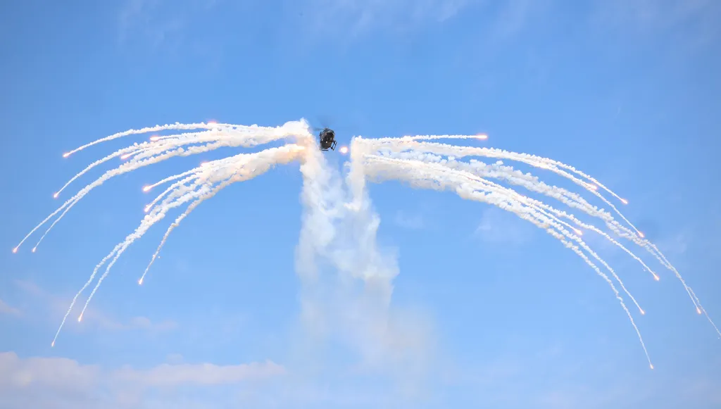  Repülőshow a Duna felett Légiparádé