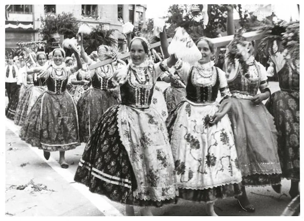 A magyar kenyér ünnepe Szerző: ismeretlen fényképező - Magyar Nemzeti Múzeum, Hungary - CC BY-NC-SA.