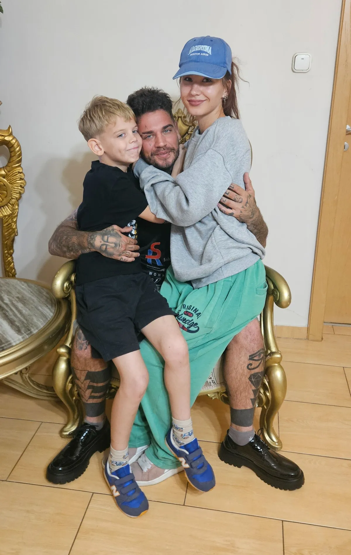 Mandula Ádám barátnője lehet, nem is tőle várandós.