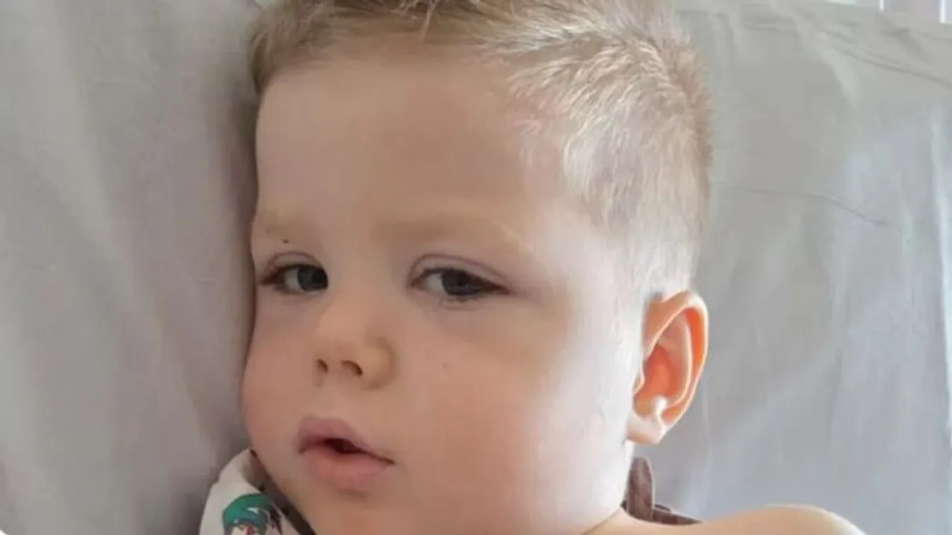 Megváltozott a hároméves kisfiú: szívszorító, mi volt az oka