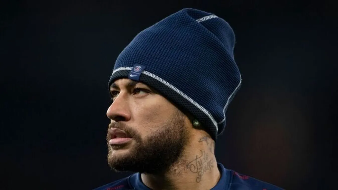 Veréssel fenyegették Neymart, elzavarnák a szurkolók