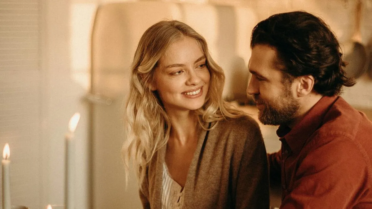 alt=Egy friss tanulmány szerint a nőknek nem a kimondott szavak, hanem a figyelmesség számít egy kapcsolat elején