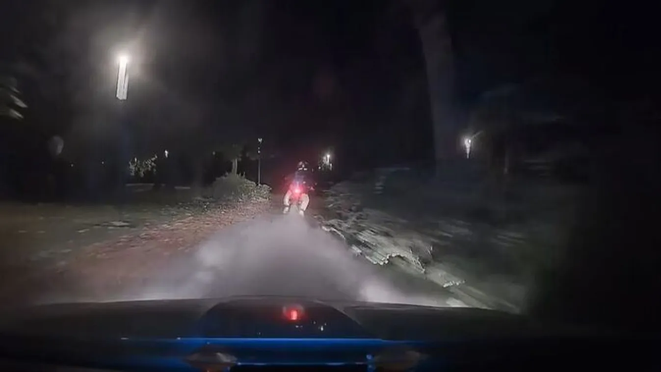 Megdöbbentő felvétel: táncolt a robogóján egy fiú