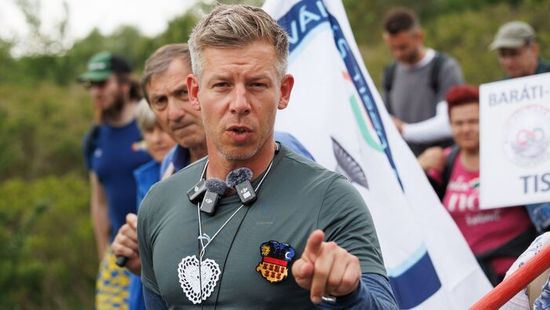 Tisza-csomag: 1300 milliárd forinttal hizlalnák a multik profitját Magyar Péterék