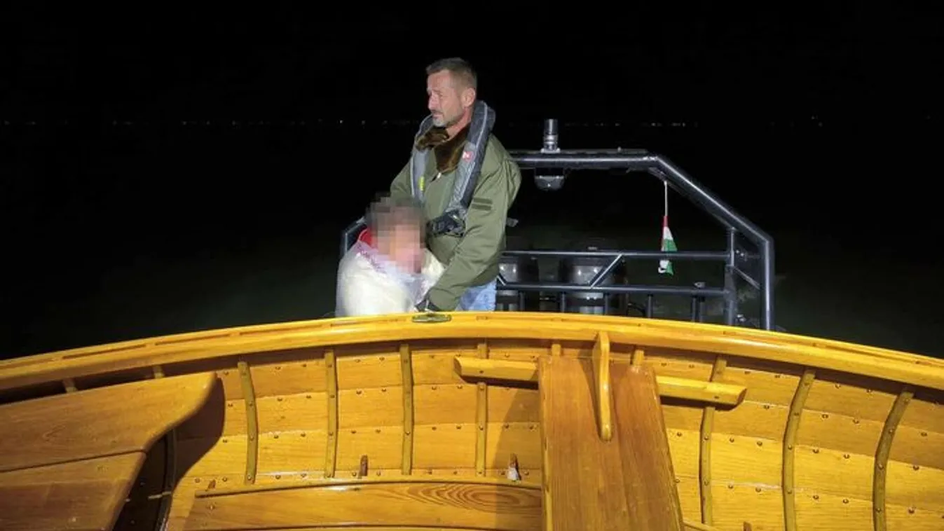 Életéért kapaszkodott egy férfi a csónakjába Csopakon